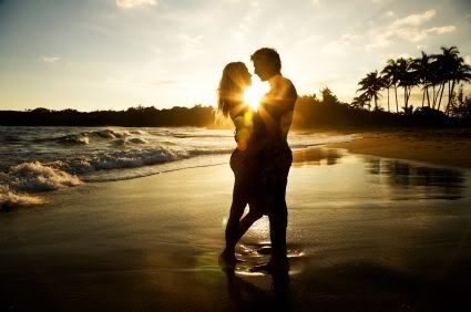 Fall-In-Love, Lovers about to kiss in the sunset on a beach