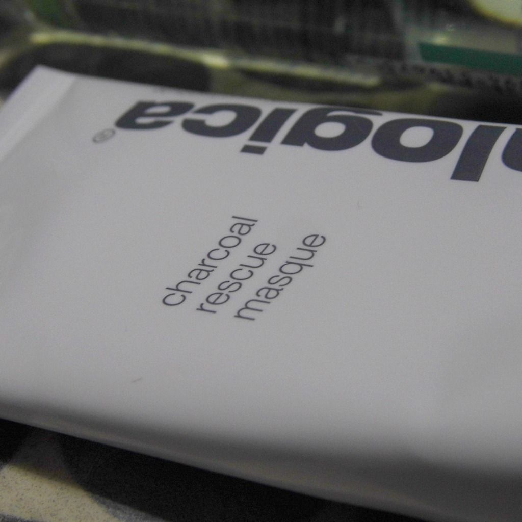 Dermalogica Charcoal Mask Masque photo P1030874_zpsz2ismuf6.jpg